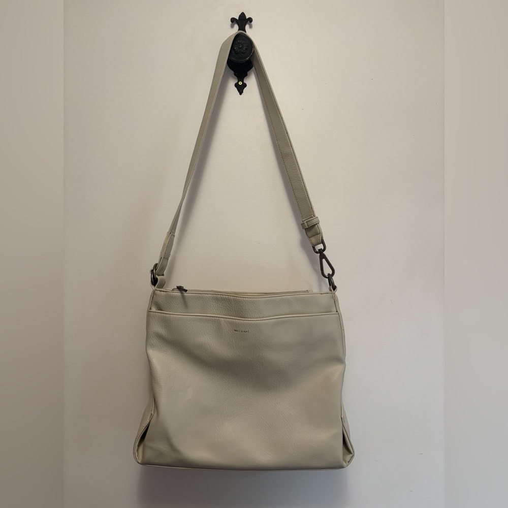 Matt and Nat Cream Shoulder Bag